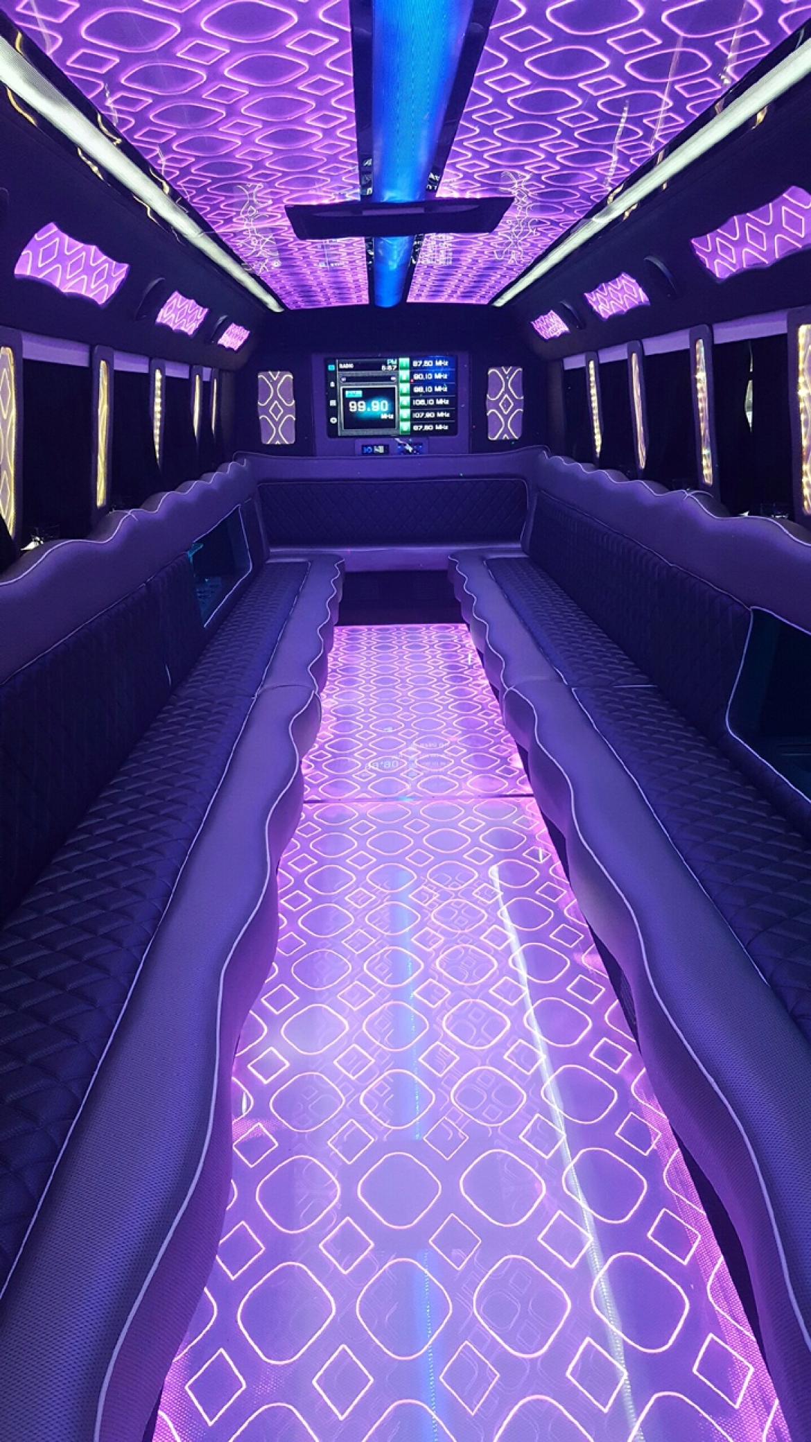 Photo of Limo Bus for sale: 2007 Chevrolet 5500