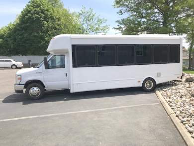 2018 Ford E-450 Shuttle Bus for Sale in Oaklyn, New Jersey, US - Photo 3