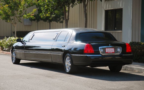 2011 Lincoln Town Car Limousine for Sale in Fontana, CA - Photo 3