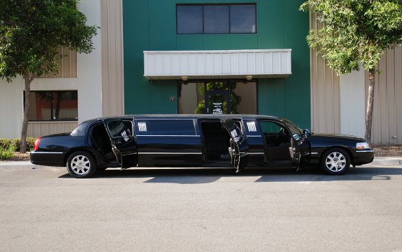 2011 Lincoln Town Car Limousine for Sale in Fontana, CA - Main Photo