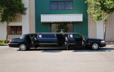 2011 Lincoln Town Car Limousine for Sale in Fontana, CA - Main Photo