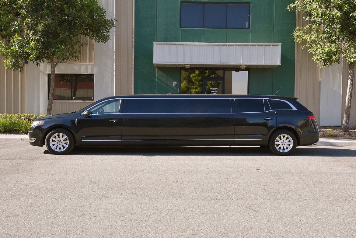 Limousine for Sale in Fontana, CA - Photo 3