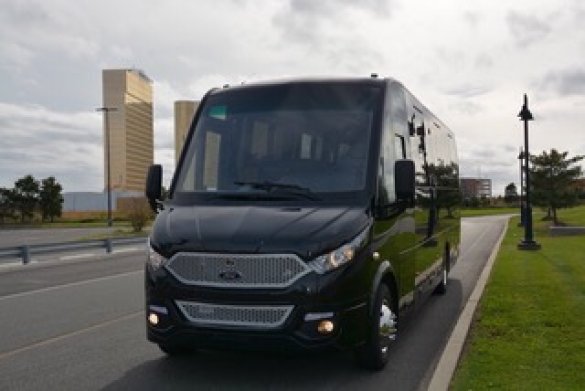 2018 Ford F59 Executive Shuttle for Sale in Flushing, NY - Photo 2
