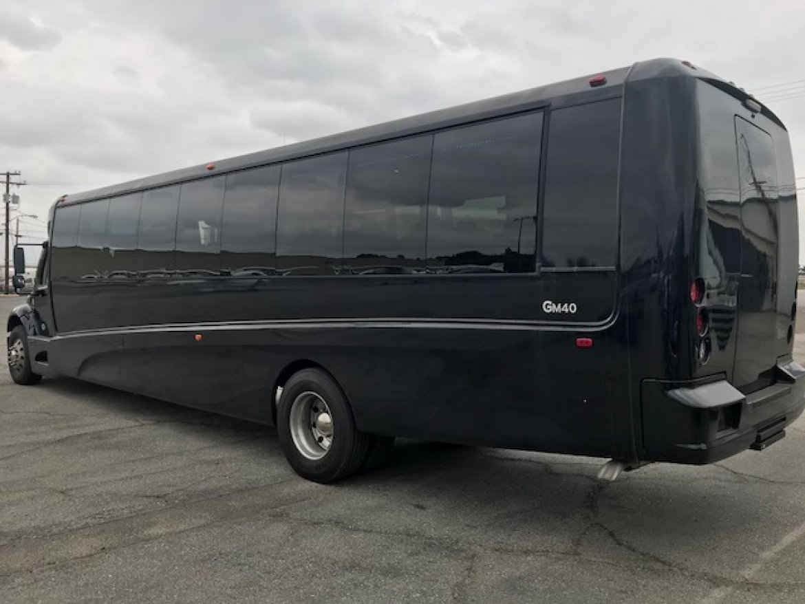 Executive Shuttle for Sale in Riverside, CA - Photo 7