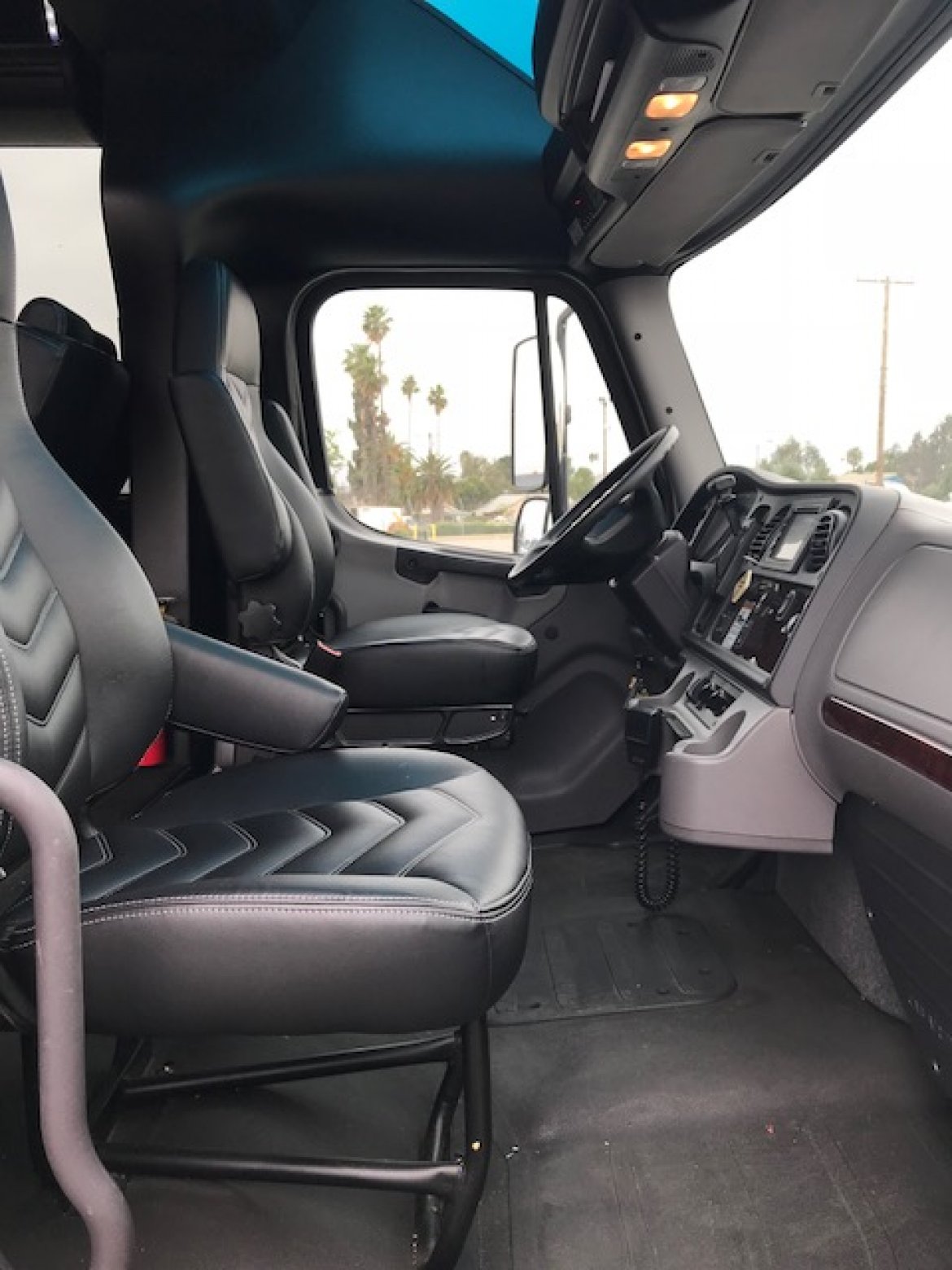 Executive Shuttle for Sale in Riverside, CA - Photo 9