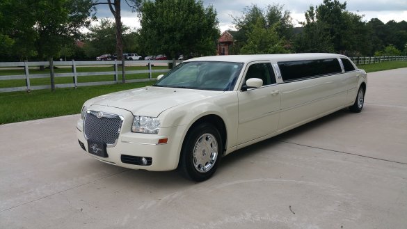 2006 Chrysler 300 Limousine for Sale in Houston, TX - Photo 3