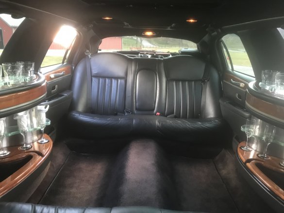 2007 Lincoln Town Car Limousine for Sale in Clayton, GA - Photo 2