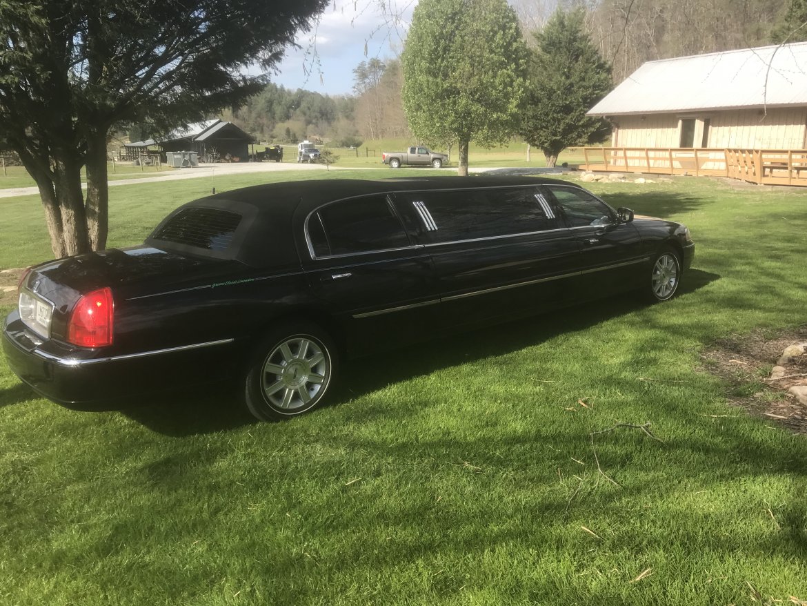 Limousine for Sale in Clayton, GA - Photo 5