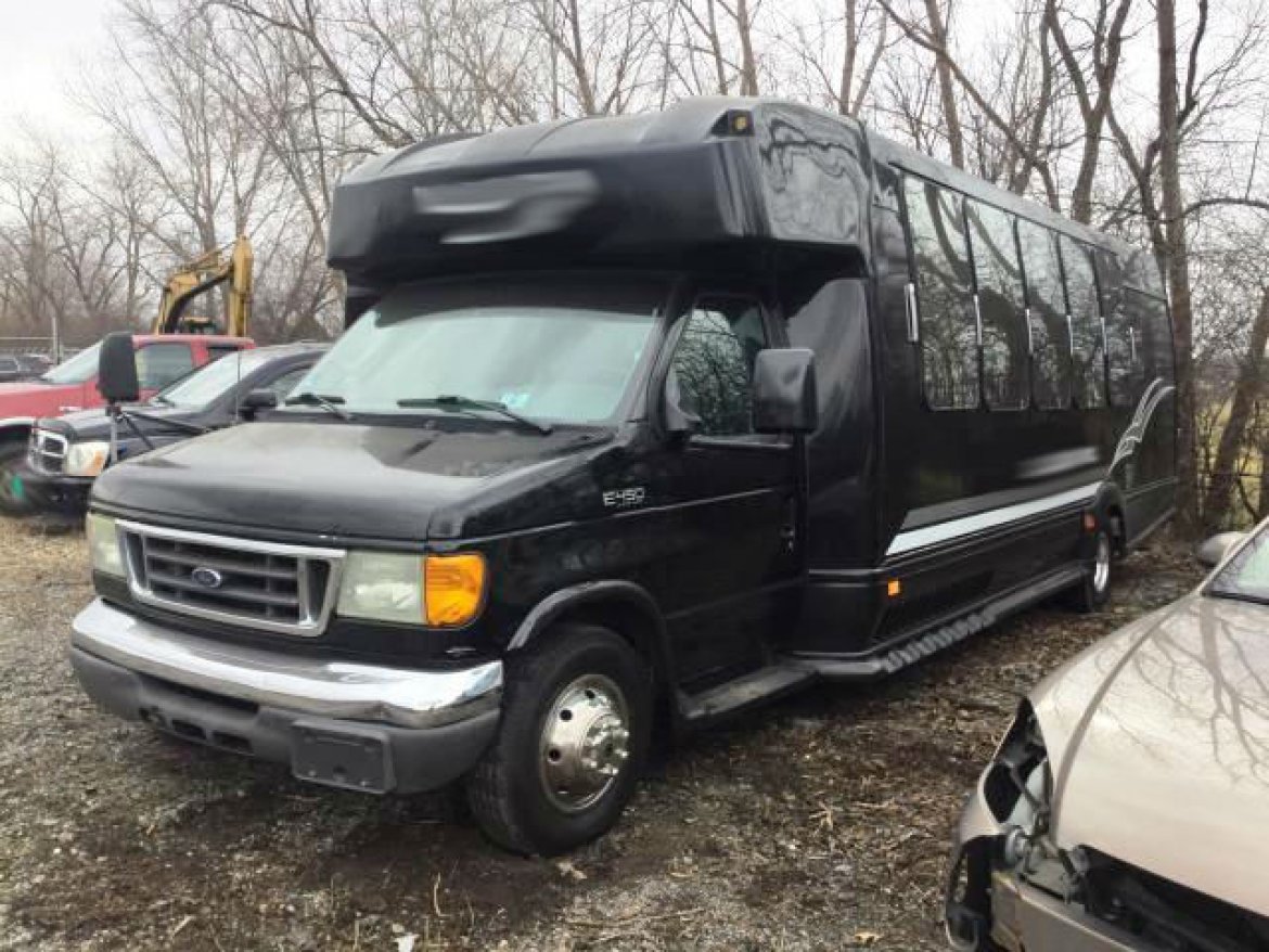 Limo Bus for sale: 2005 Ford E450