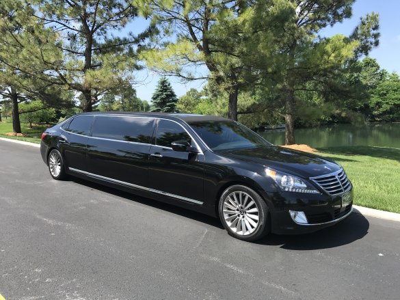 2015 Hyundai Equss Signature Limousine for Sale in Springfield, MO - Photo 2