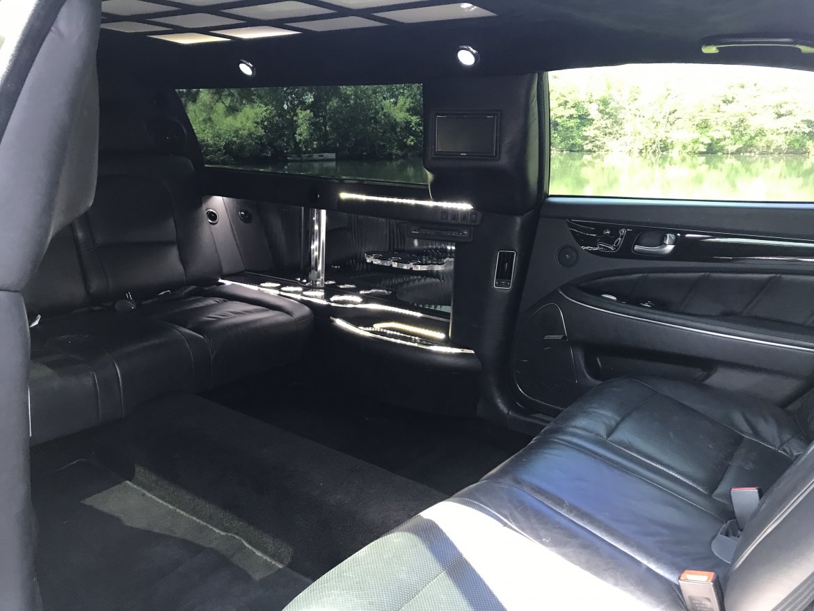 Limousine for Sale in Springfield, MO - Photo 18