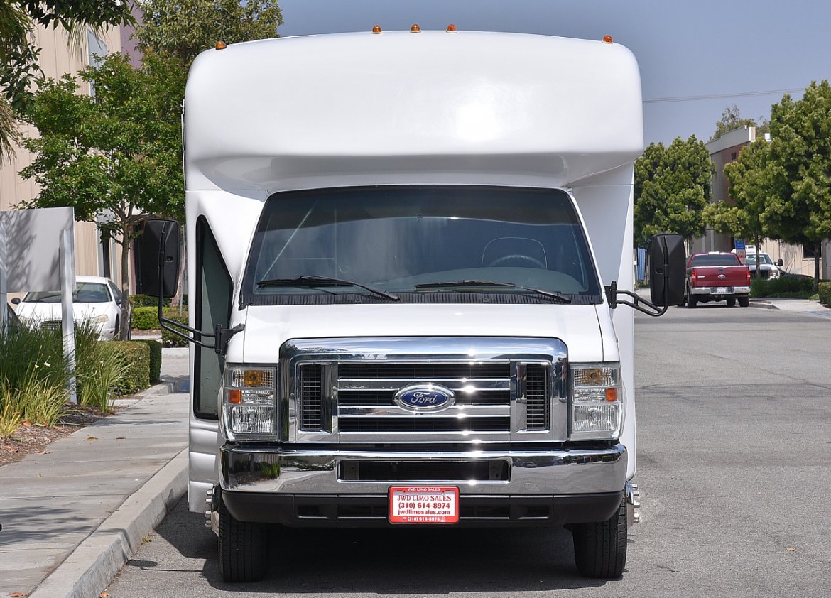 Limo Bus for Sale in Fontana, CA - Photo 3