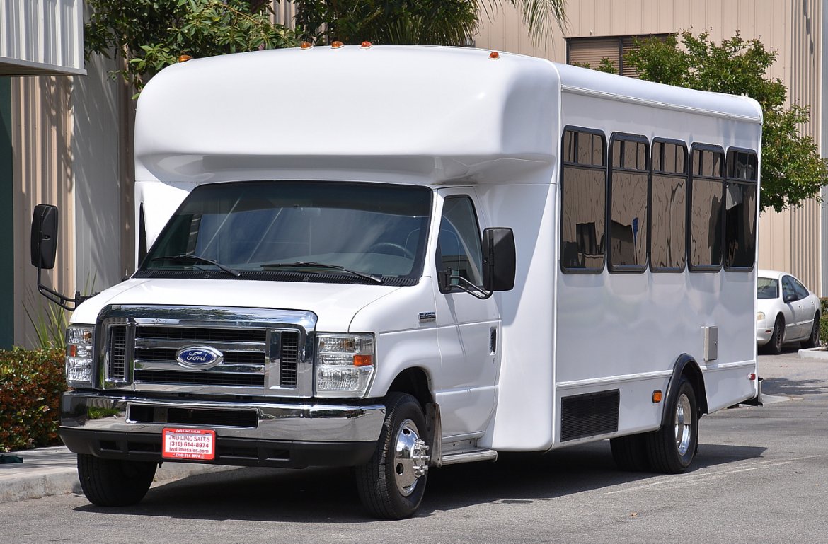 Limo Bus for Sale in Fontana, CA - Photo 2