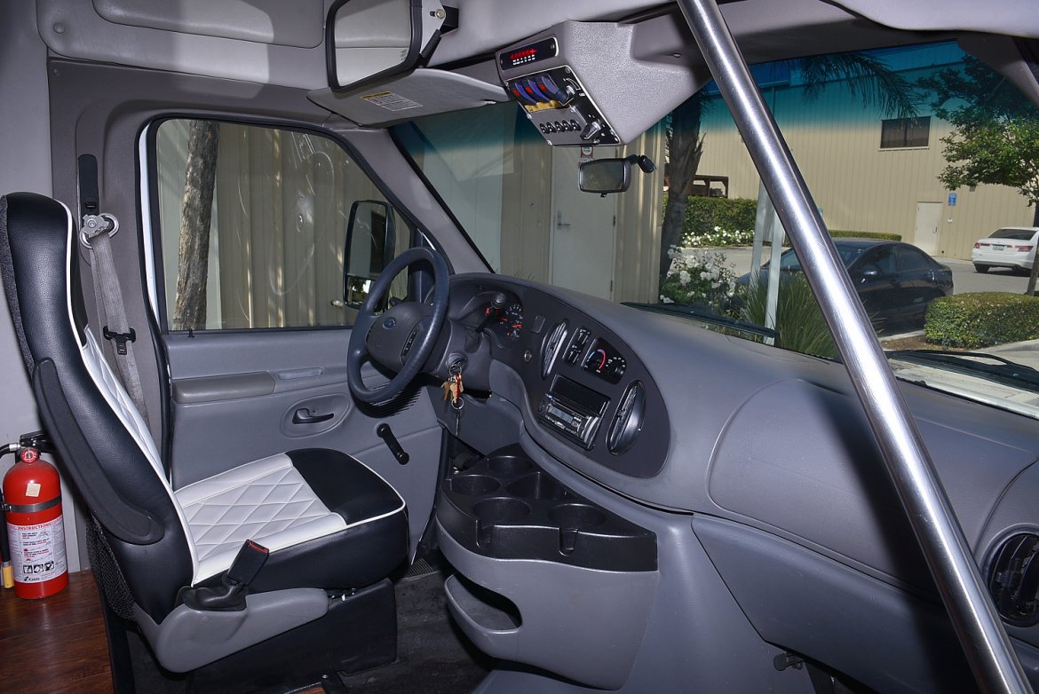 Limo Bus for Sale in Fontana, CA - Photo 9