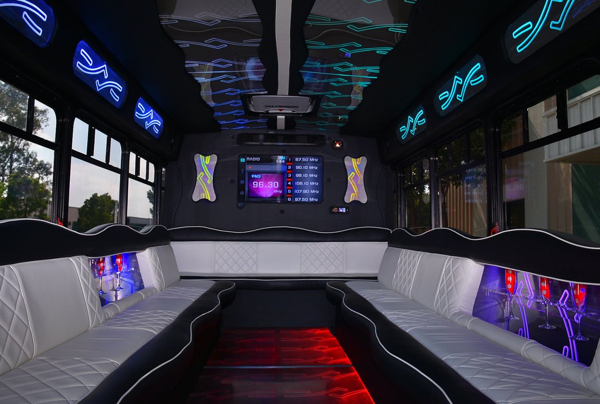 Limo Bus for Sale in Fontana, CA - Photo 13