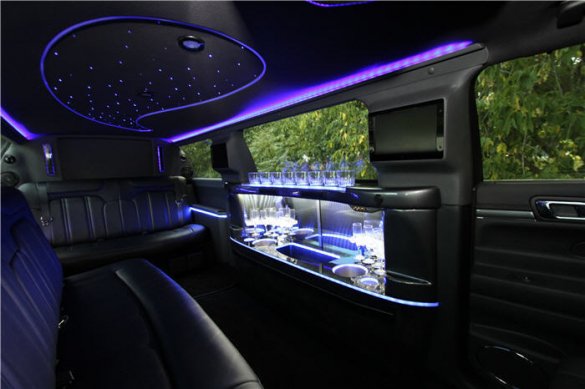 2017 Lincoln MKT 120 4 Door Limousine for Sale in Long Island City, NY - Photo 3