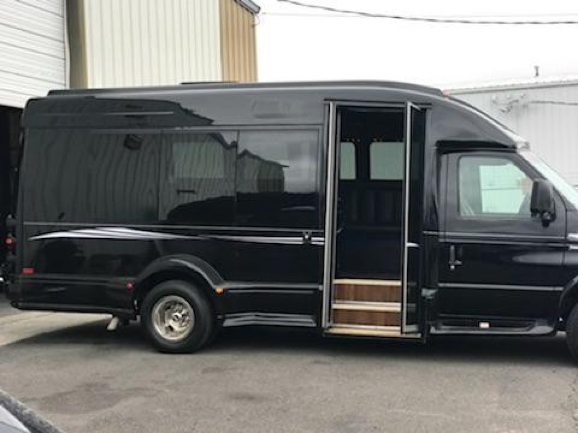 Limo Bus for Sale in Spokane, WA - Photo 2