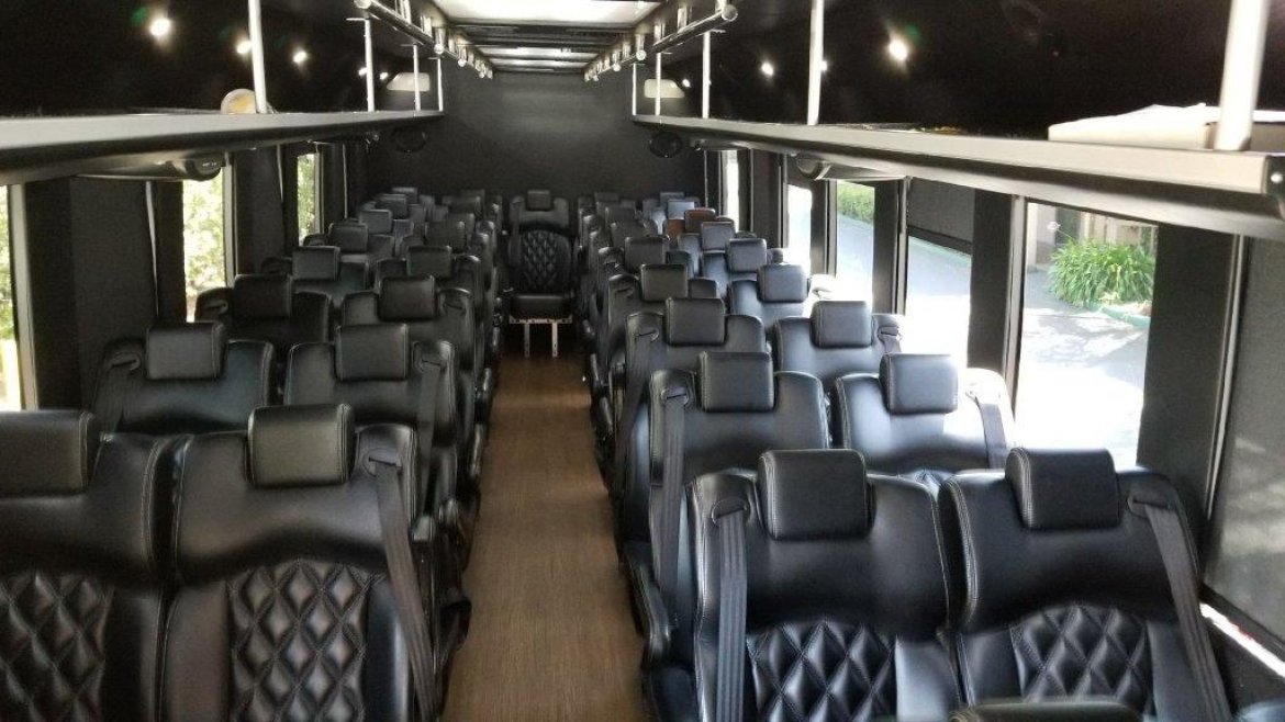 Executive Shuttle for Sale in Riverside, CA - Photo 4
