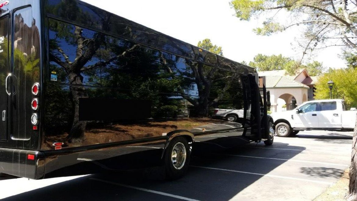 Executive Shuttle for Sale in Riverside, CA - Photo 3
