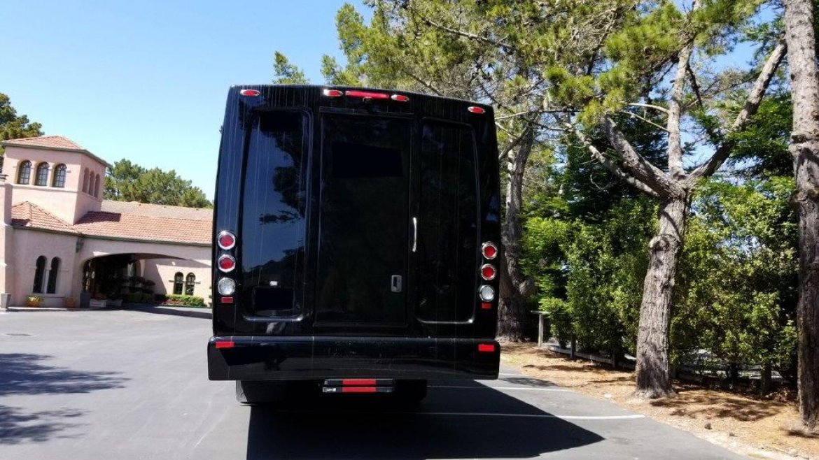 Executive Shuttle for Sale in Riverside, CA - Photo 6