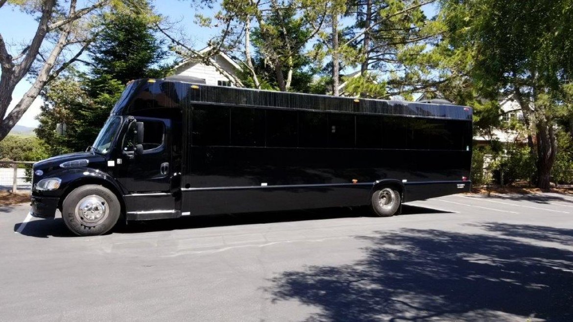 Executive Shuttle for Sale in Riverside, CA - Photo 2