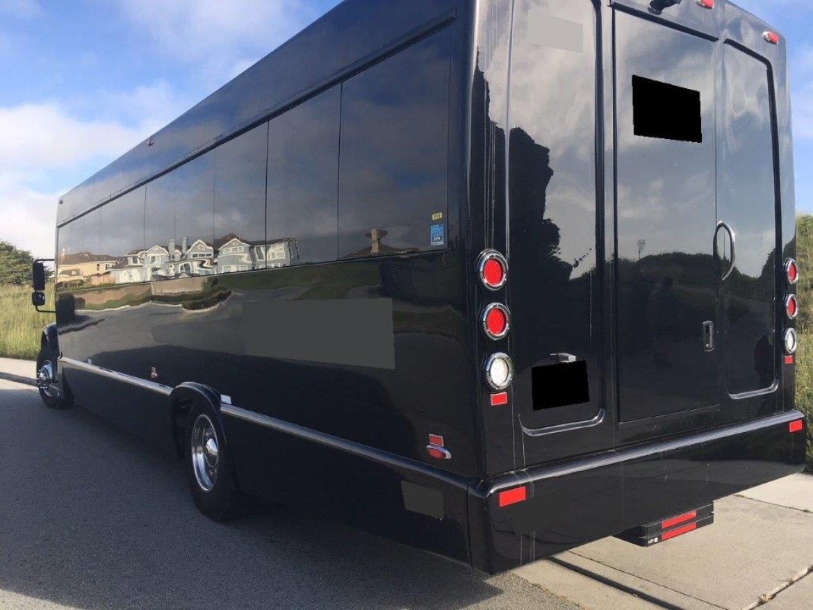 Executive Shuttle for Sale in Riverside, CA - Photo 3