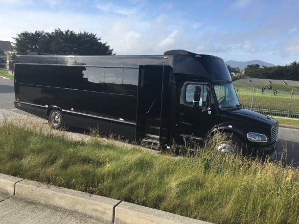 2016 Freightliner M2 Executive Shuttle for Sale in Riverside, CA - Photo 2