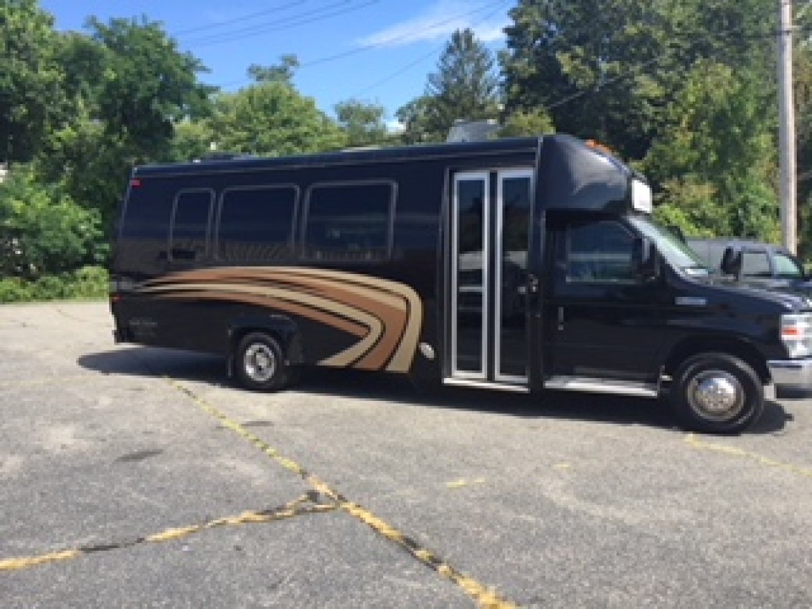 Limo Bus for sale: 2011 Ford E450 by Ameritrans