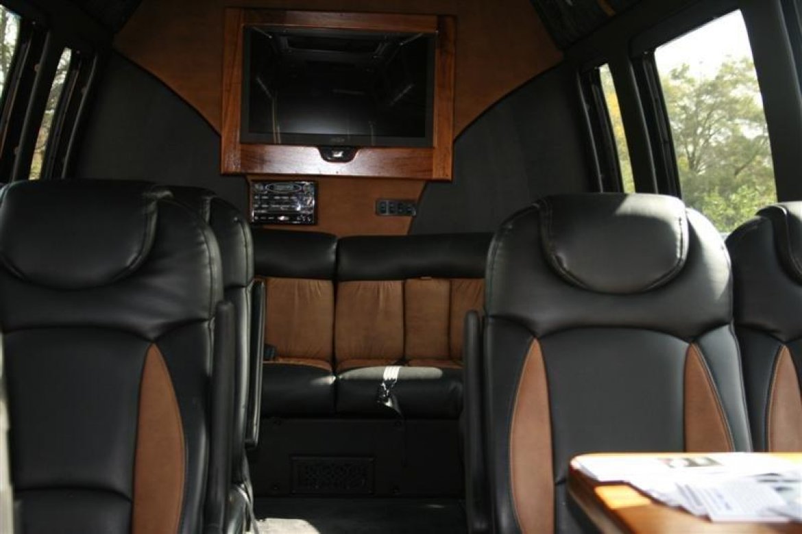 Limo Bus for Sale in Merrimac, MA - Photo 8