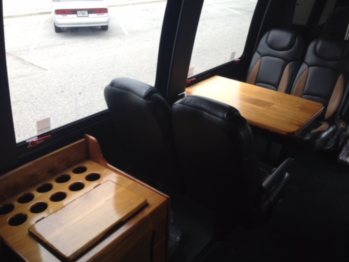 Limo Bus for Sale in Merrimac, MA - Photo 10