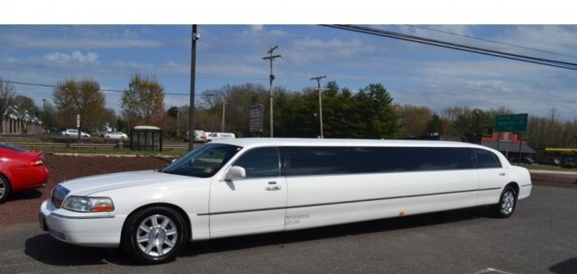 Limousine for sale: 2006 Lincoln Towncar 180&quot; by Pinnacle