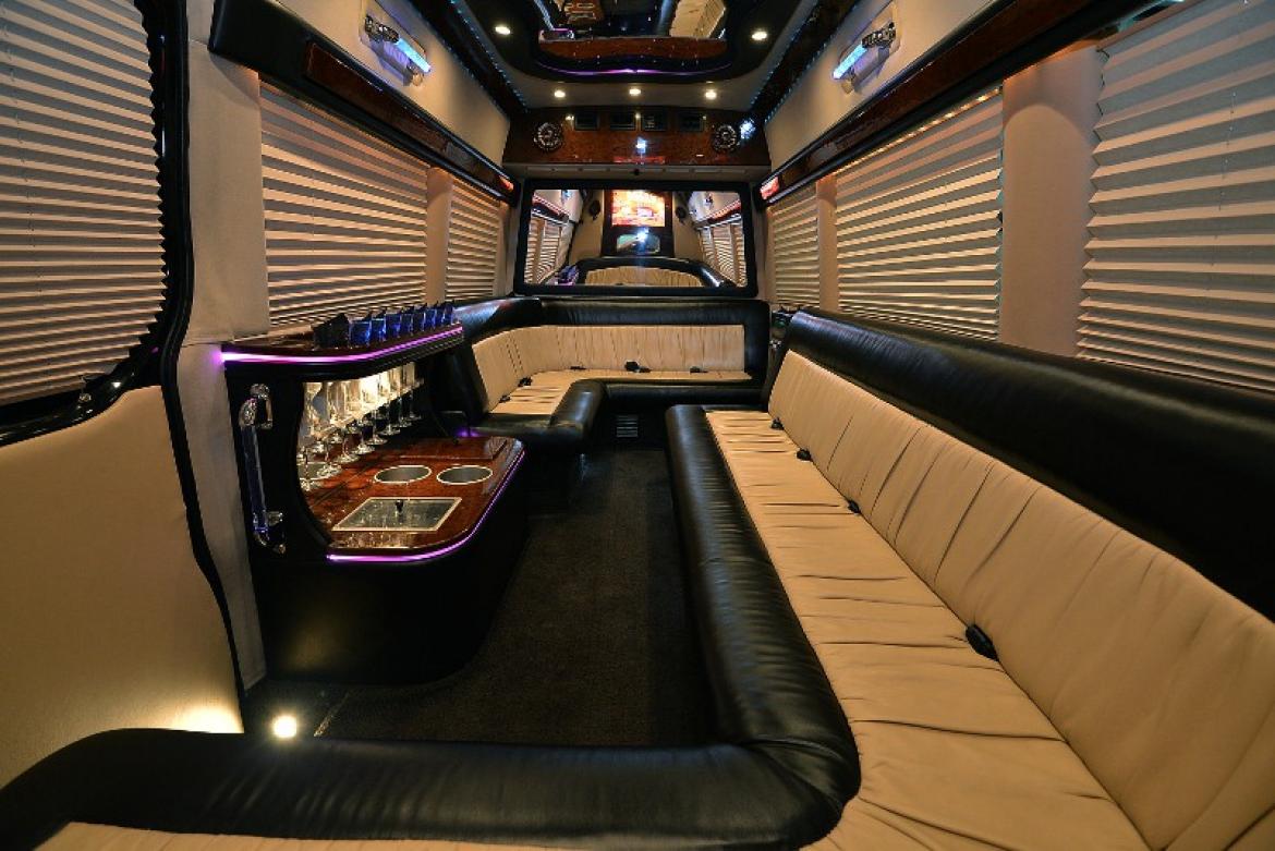 Photo of Sprinter for sale: 2008 Mercedes-Benz Mercedes Benz 2500 Sprinter by Midwest