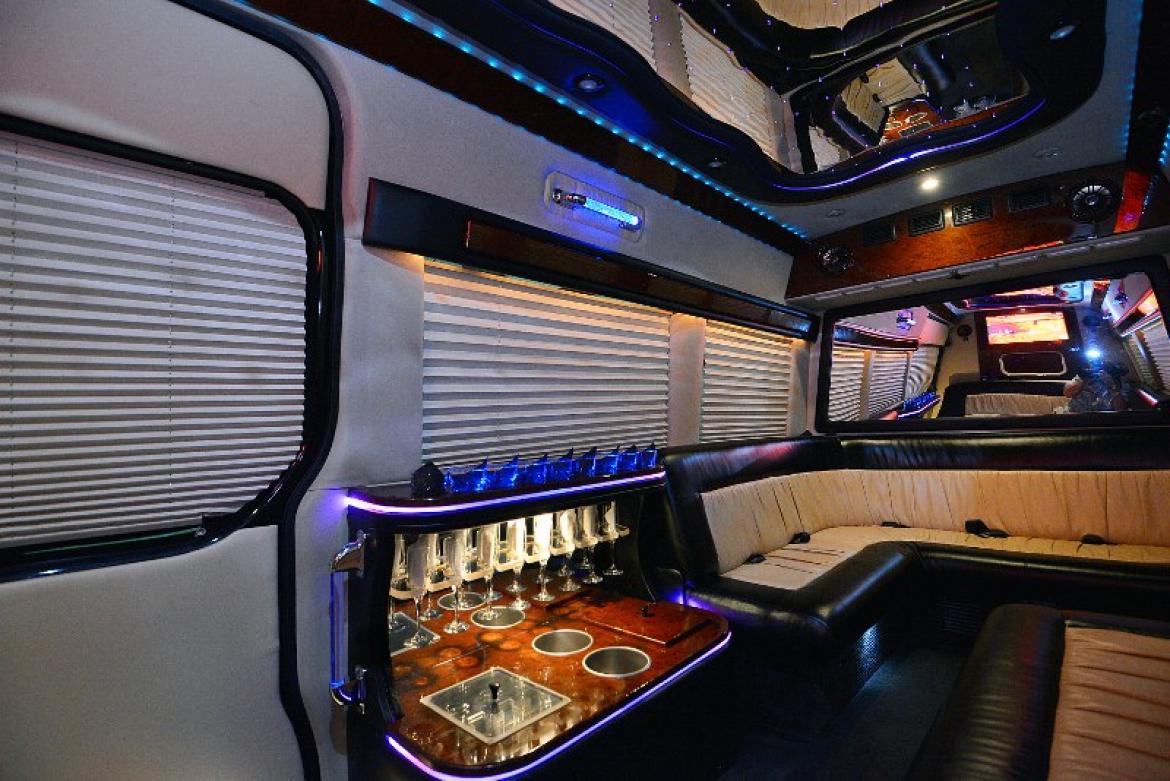 Photo of Sprinter for sale: 2008 Mercedes-Benz Mercedes Benz 2500 Sprinter by Midwest