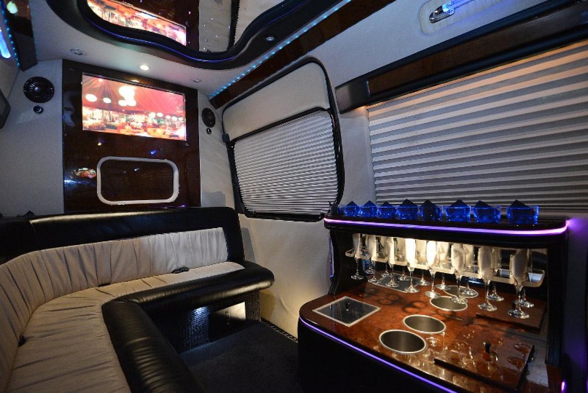 Photo of Sprinter for sale: 2008 Mercedes-Benz Mercedes Benz 2500 Sprinter by Midwest