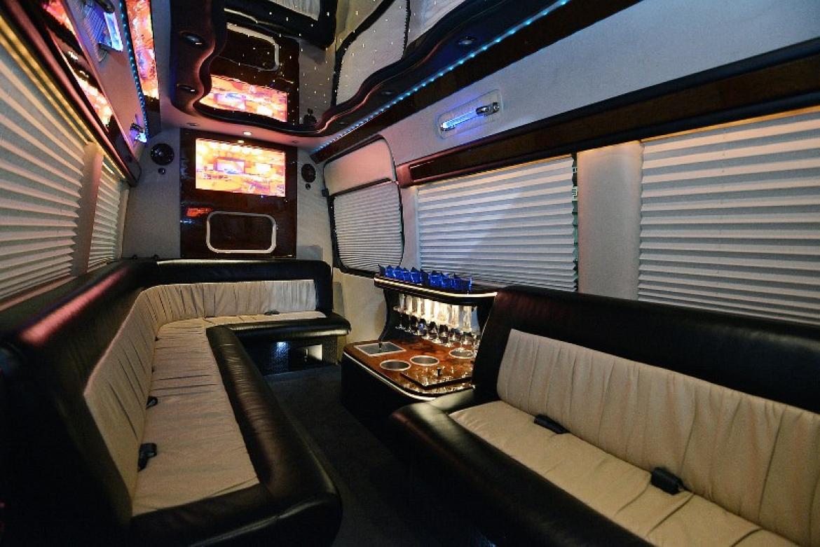 Photo of Sprinter for sale: 2008 Mercedes-Benz Mercedes Benz 2500 Sprinter by Midwest
