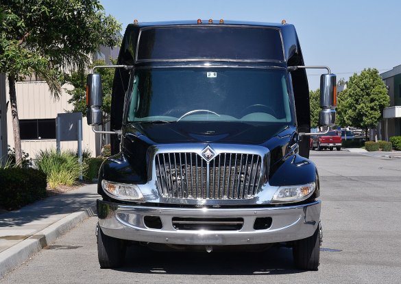 2007 International 3200 Shuttle Bus for Sale in Fontana, CA - Photo 3