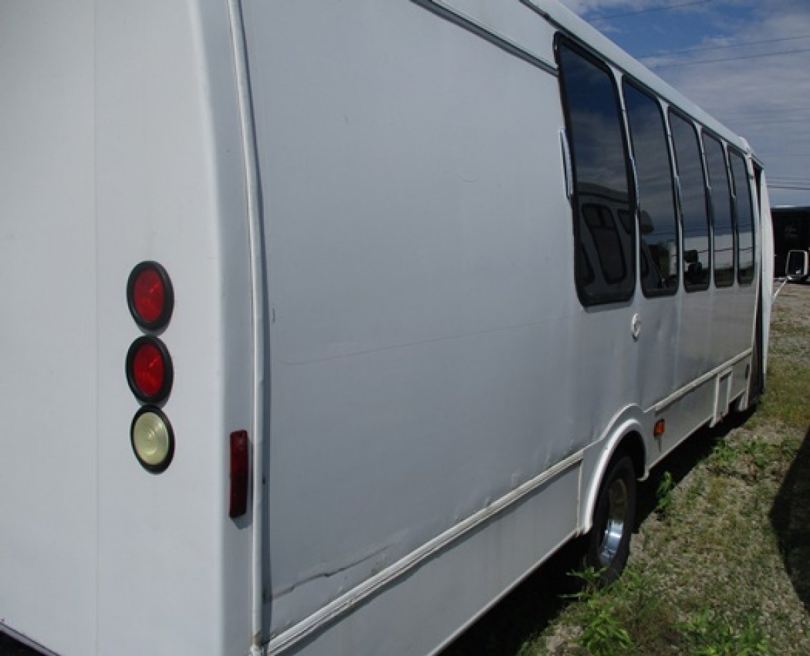 Photo of Limo Bus for sale: 2000 Ford E450 by Turtle Top