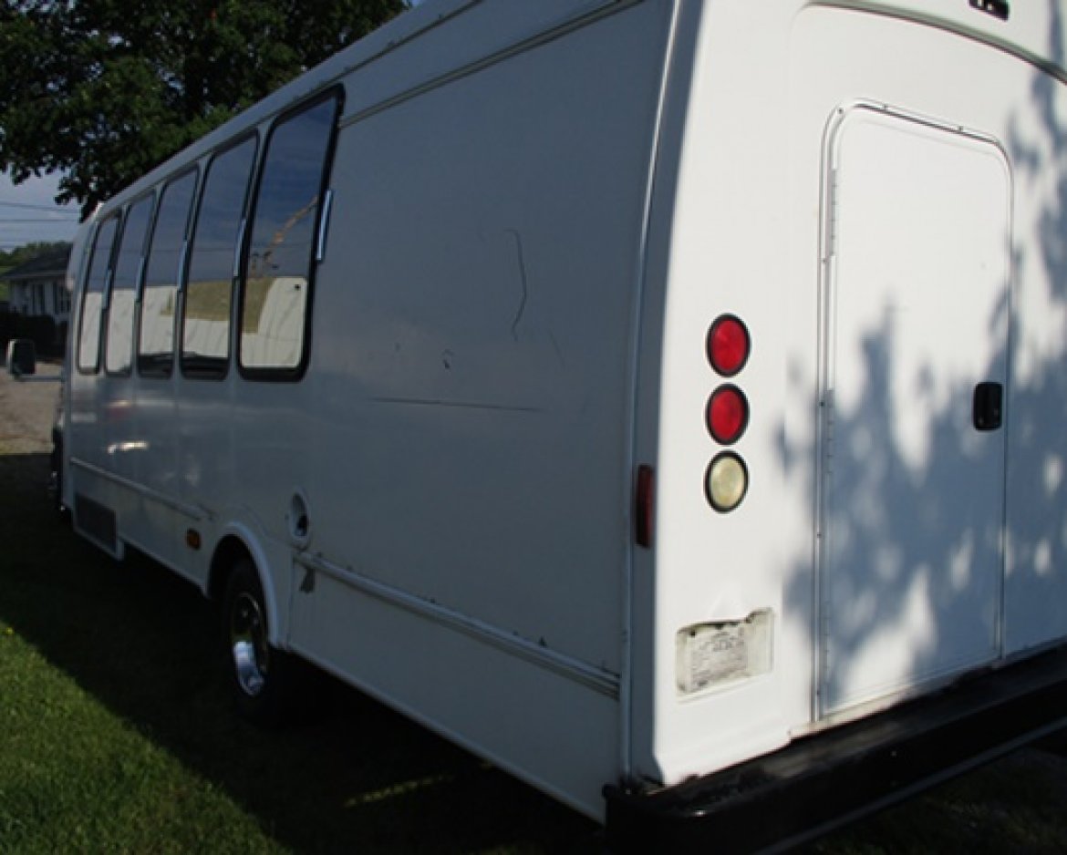 Photo of Limo Bus for sale: 2000 Ford E450 by Turtle Top