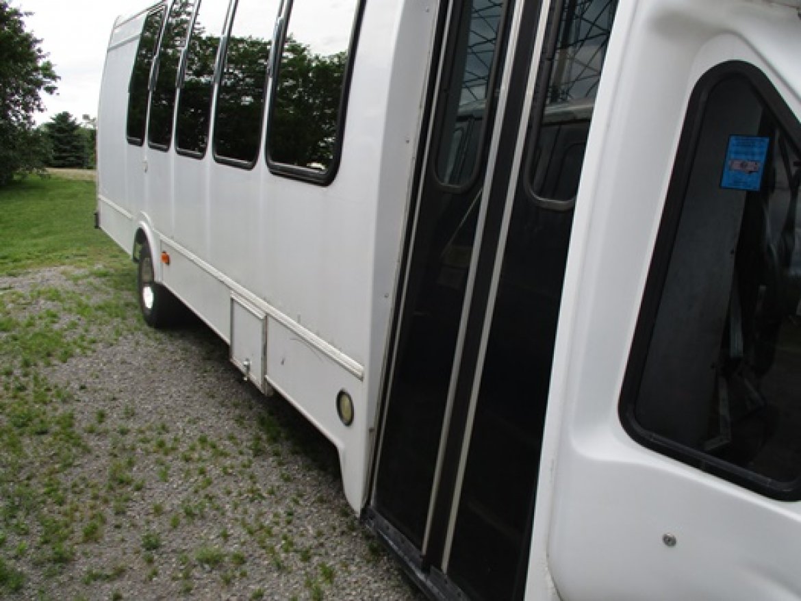 Photo of Limo Bus for sale: 2000 Ford E450 by Turtle Top