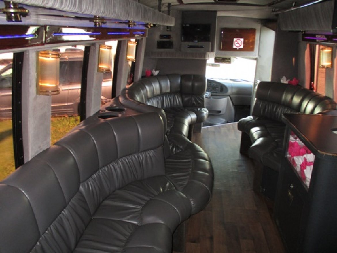 Photo of Limo Bus for sale: 2000 Ford E450 by Turtle Top