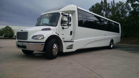 2016 Freightliner M2 Executive Shuttle for Sale in Riverside, CA - Photo 2