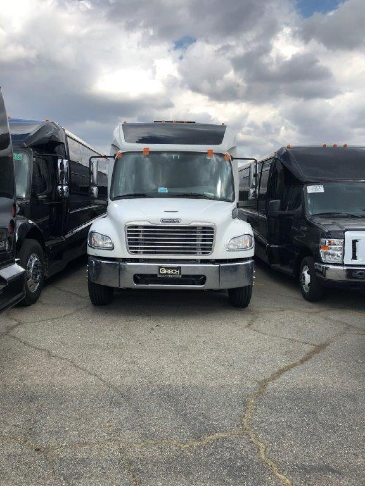 Executive Shuttle for Sale in Riverside, CA - Photo 5