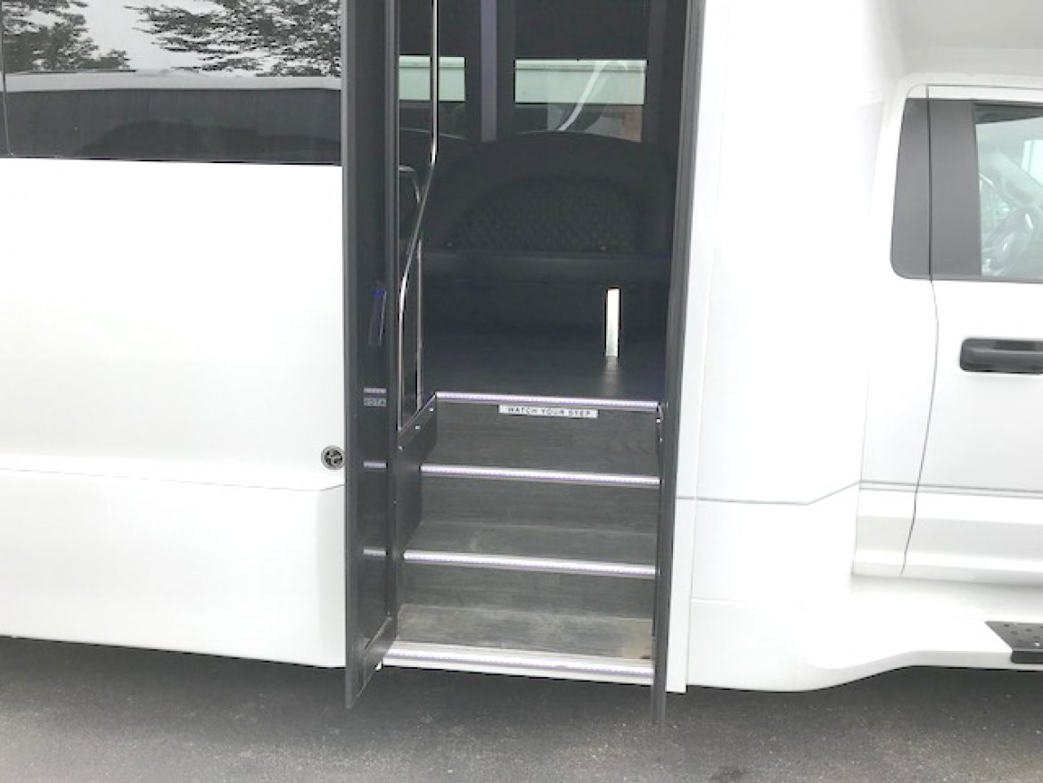 Limo Bus for Sale in Oaklyn, NJ - Photo 4