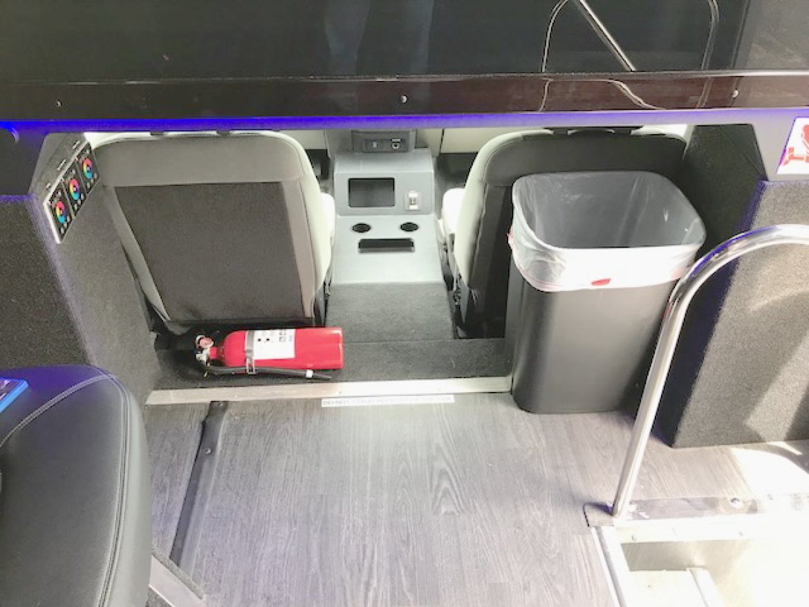 Limo Bus for Sale in Oaklyn, NJ - Photo 11