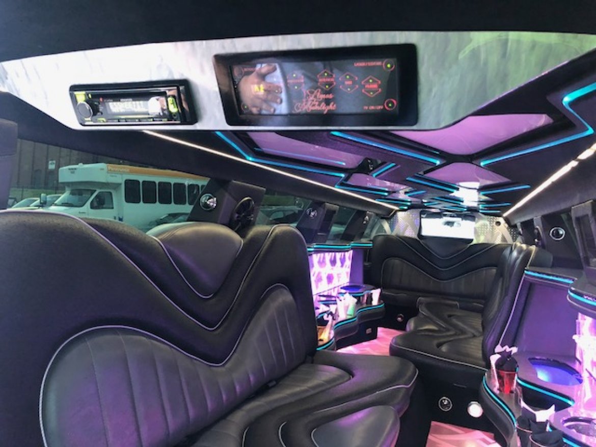 Limousine for Sale in Lawrence, MA - Photo 5