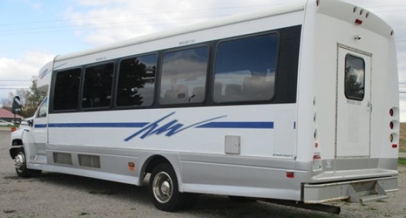 2006 GMC 5500 Shuttle Bus for Sale in Bellefontaine, OH - Photo 2
