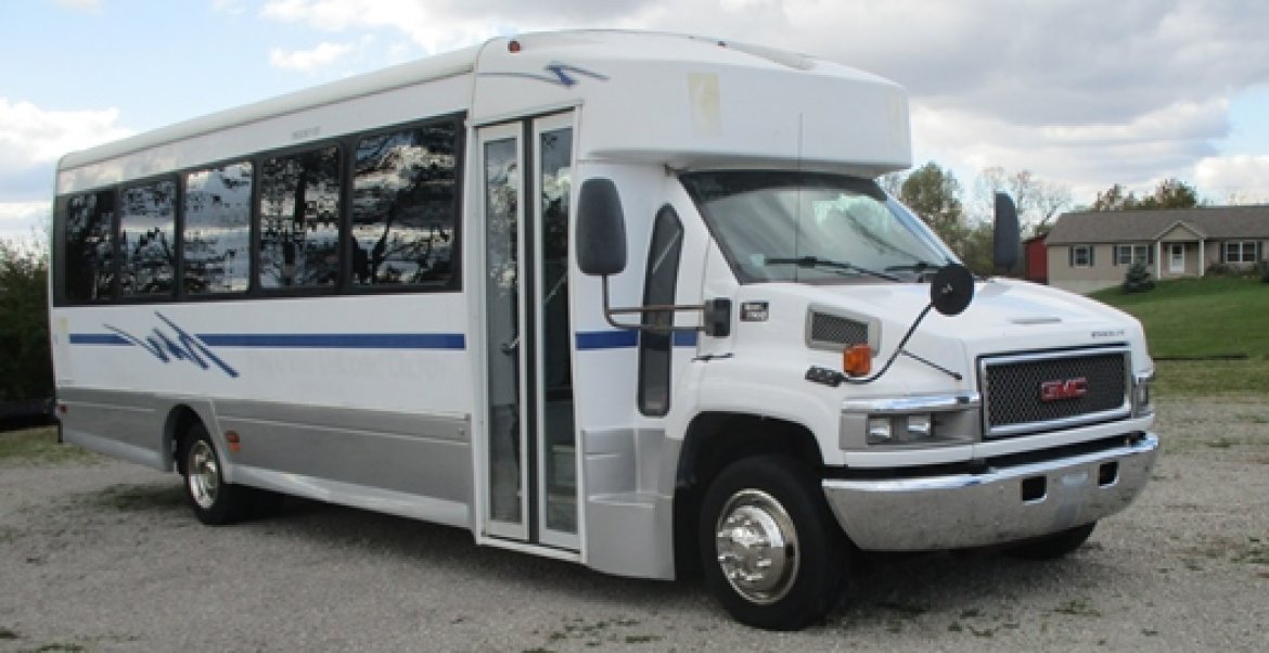 Shuttle Bus for sale: 2006 GMC 5500