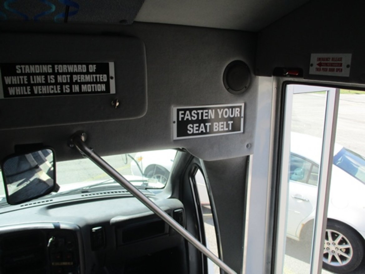 Photo of Shuttle Bus for sale: 2006 GMC 5500