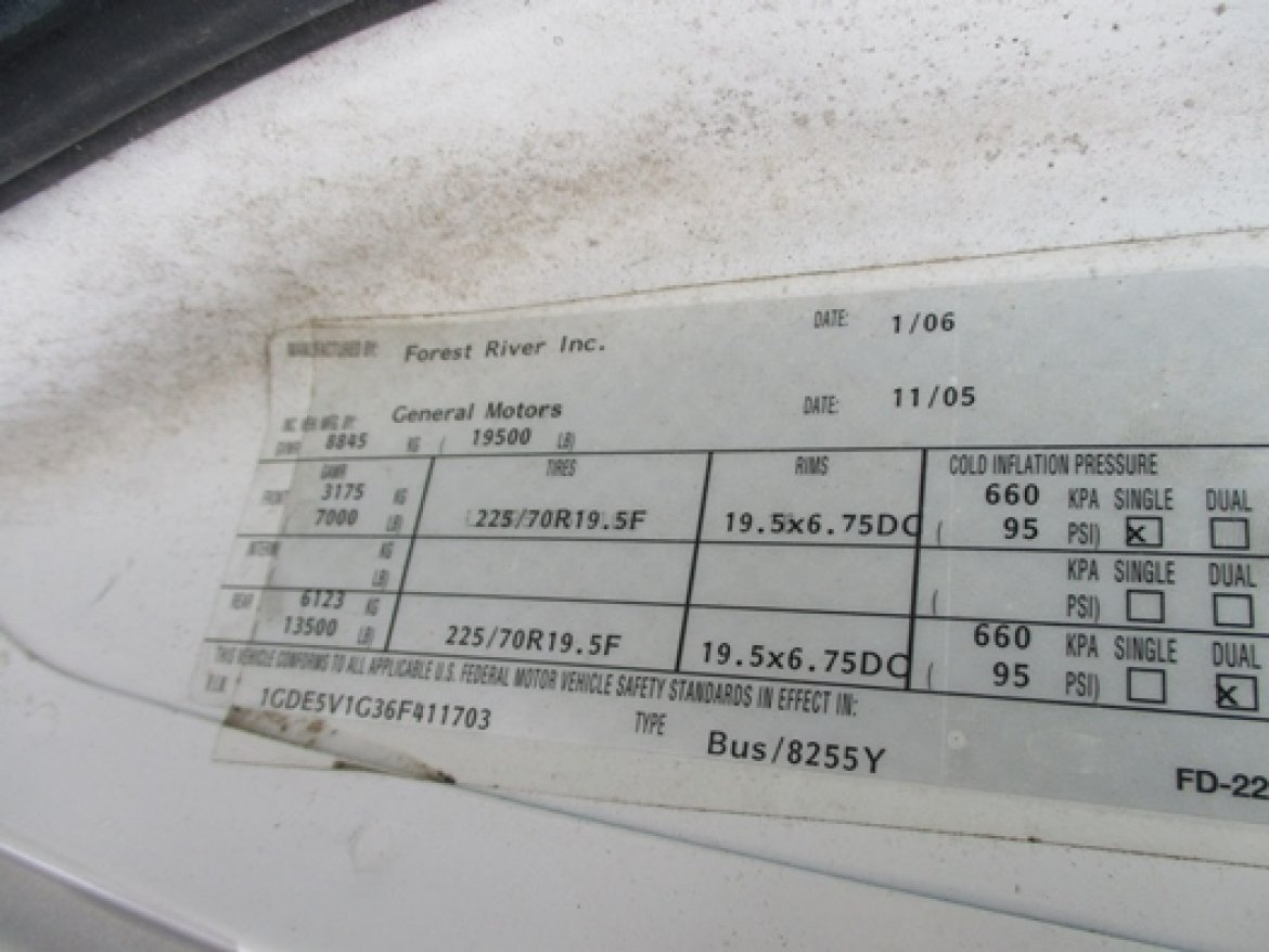 Photo of Shuttle Bus for sale: 2006 GMC 5500