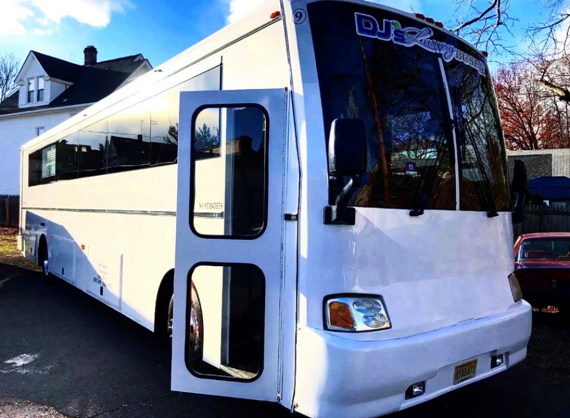 Limo Bus for Sale in Garwood, NJ - Photo 2